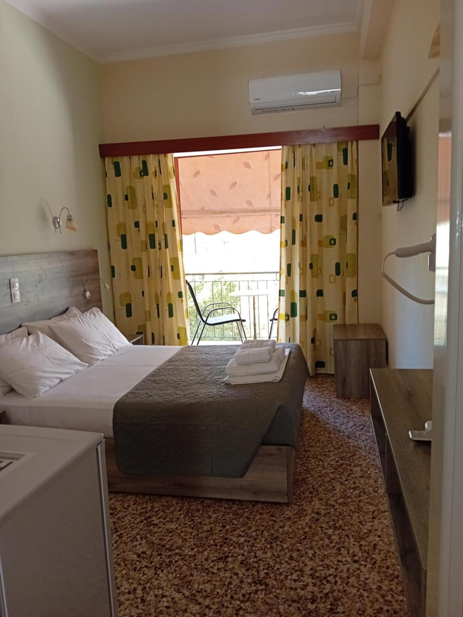 Hermes Agia Marina  Extérieur photo